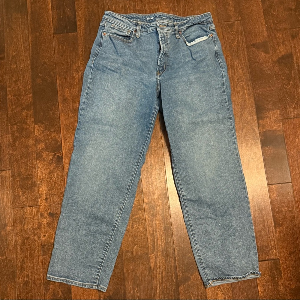 Old Navy Women’s Straight Jeans in Light Blue